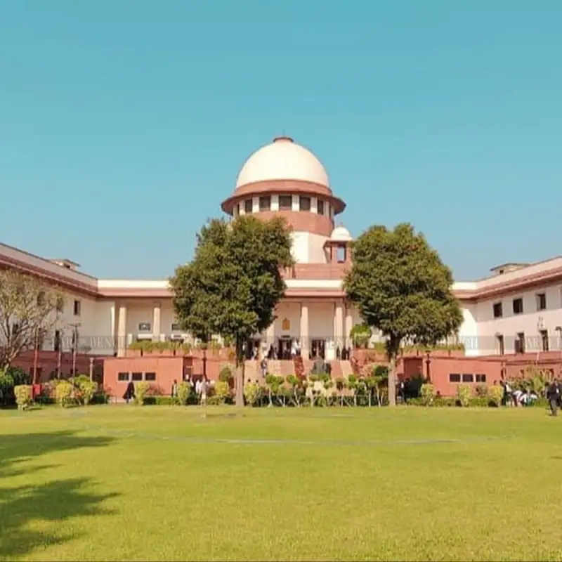 सर्वोच्च न्यायालय म्हणाले- 9वीत तिसरी भाषा समाविष्ट करू नका:हे 5वी किंवा 6वीच्या वर्गात आणले जावे; 9वीच्या वर्गाचा अभ्यास कठीण, विद्यार्थ्यांवर ताण वाढेल